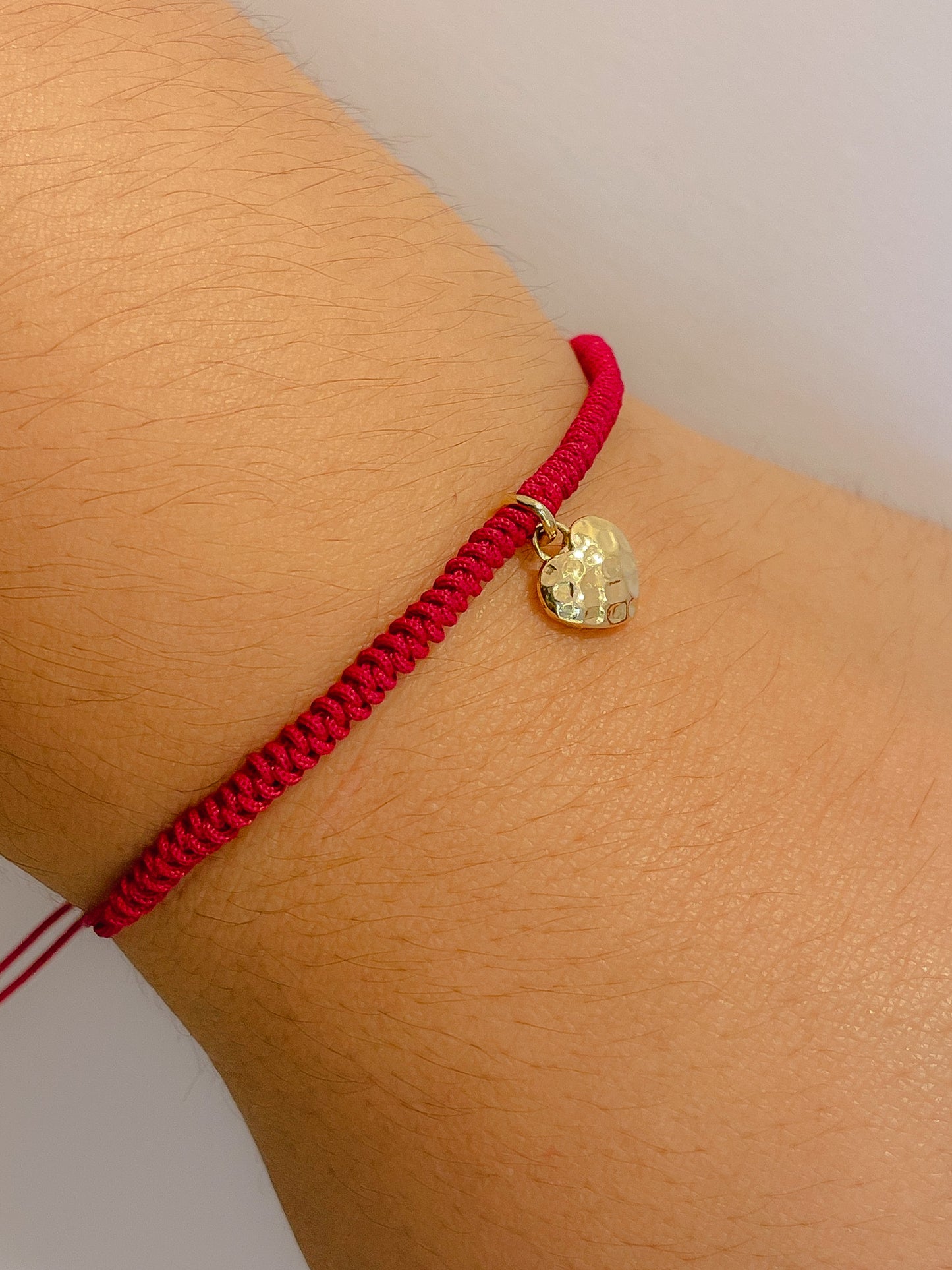 Pulsera hilo corazón con textura