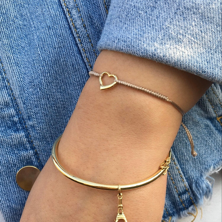 Pulsera hilo infinito corazón calado