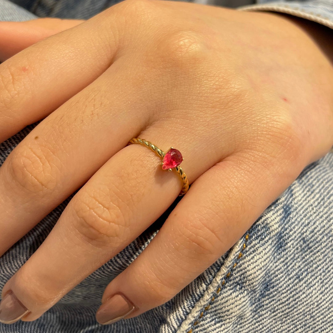 ANILLO GOTA CUARZO ROJO