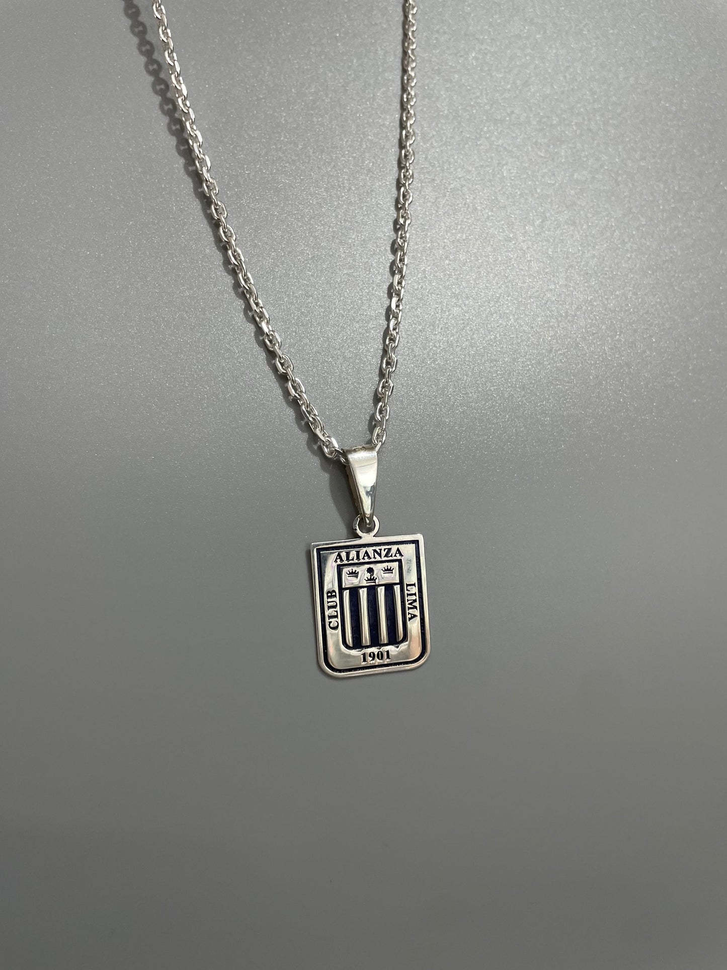 Cadena y dije Alianza Lima